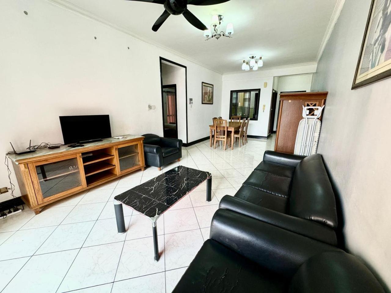 Marina Court Vacation Home 3 Bedrooms - Kota Kinabalu Exterior foto